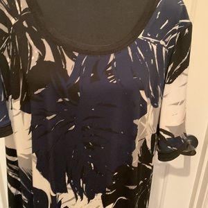 NAVY BLACK PALM DRESS. SUPER COMFORTABLE ❤️❤️ Gorgeous No Wrinkling for Travel!!